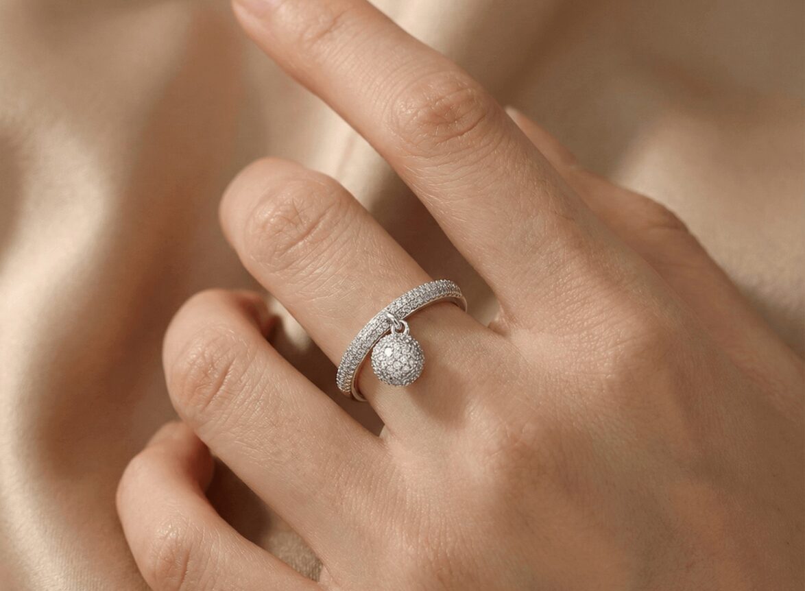 Modern Curved Design Pear Stone Brass Ring for Women